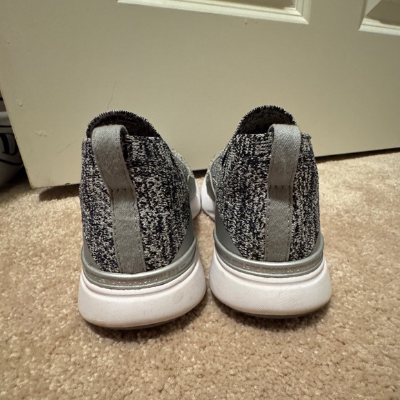 APL Women's TechLoom Bliss Heather Grey/ White / Black Athletic Propulsion Labs - Picture 4 of 8